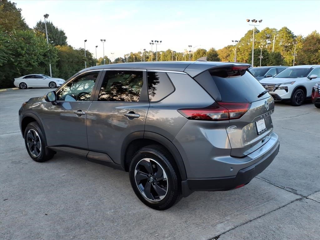 2026 Nissan Rogue SV photo 2