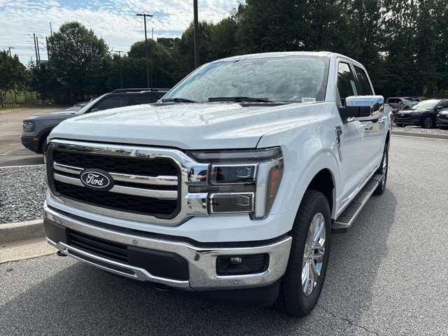 2025 Ford F-150 Lariat photo 4