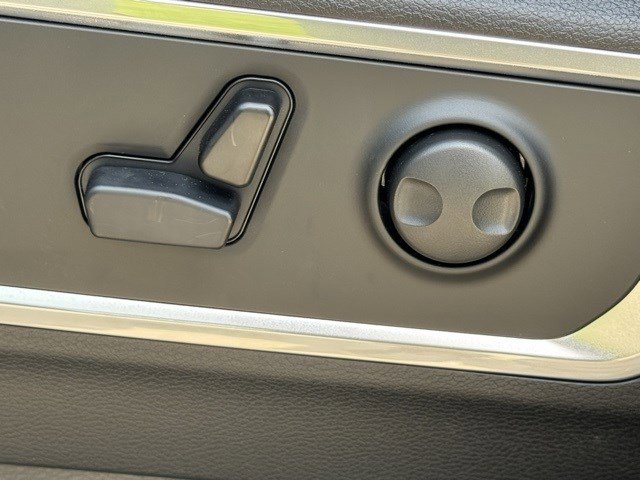 2026 Ram 1500 Laramie photo 9
