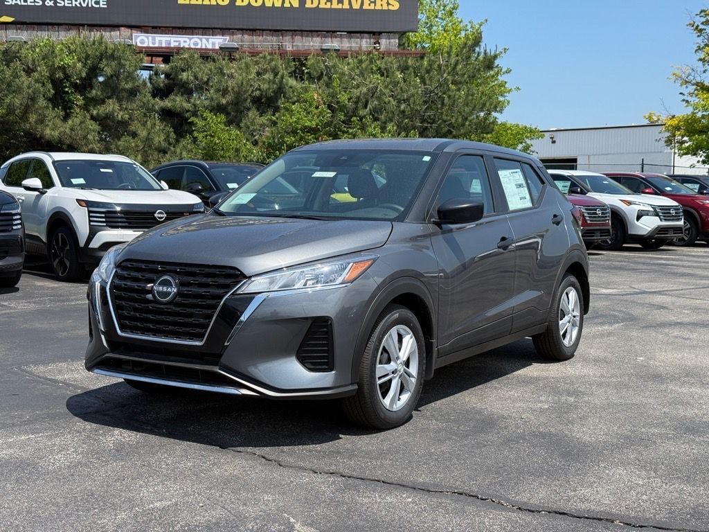 Used 2025 Nissan KICKS PLAY Base with VIN 3N1CP5BV5SL481354 for sale in Kansas City