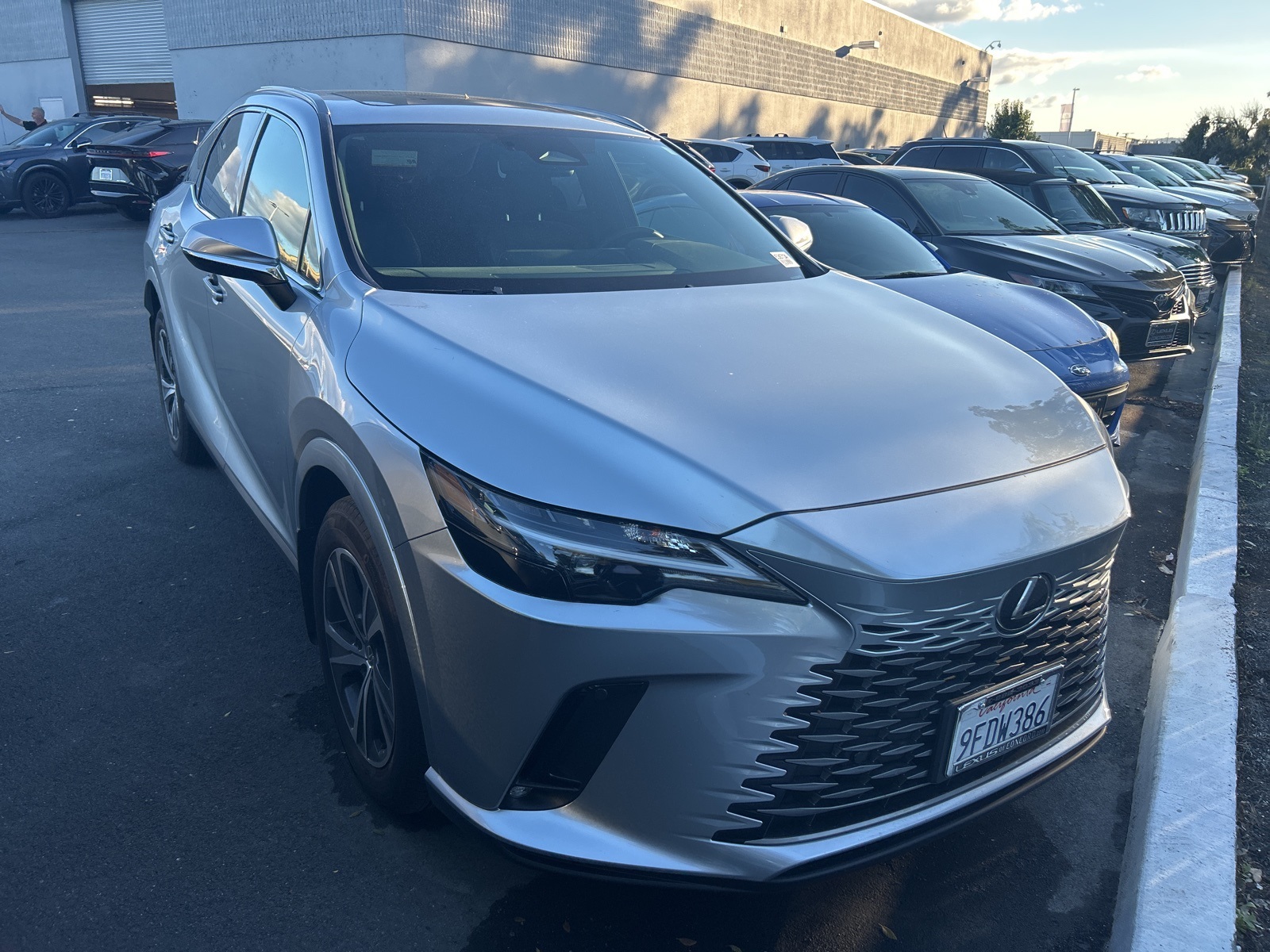 2023 Lexus RX 350 Premium photo 2