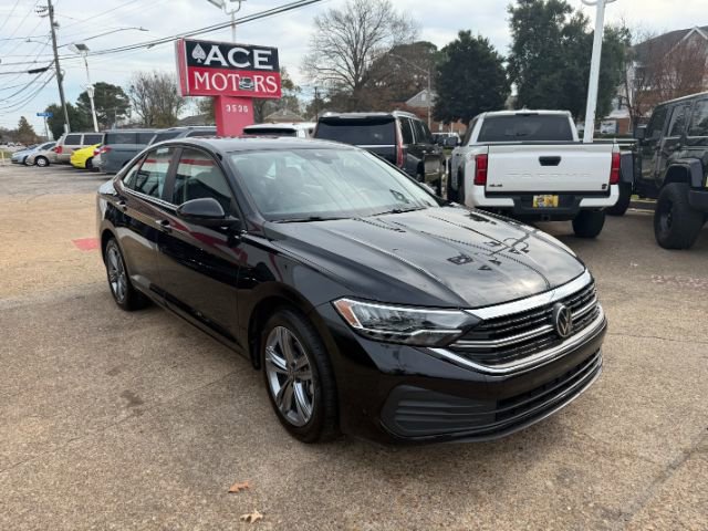 2024 Volkswagen Jetta SE's photo