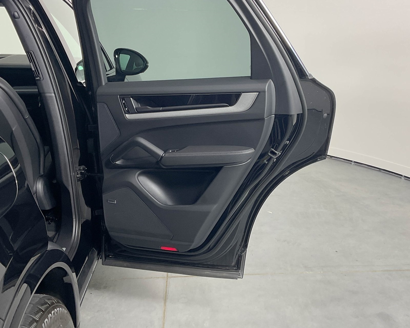 2024 Porsche Cayenne photo 23