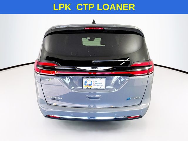 2025 Chrysler Pacifica Hybrid photo 6