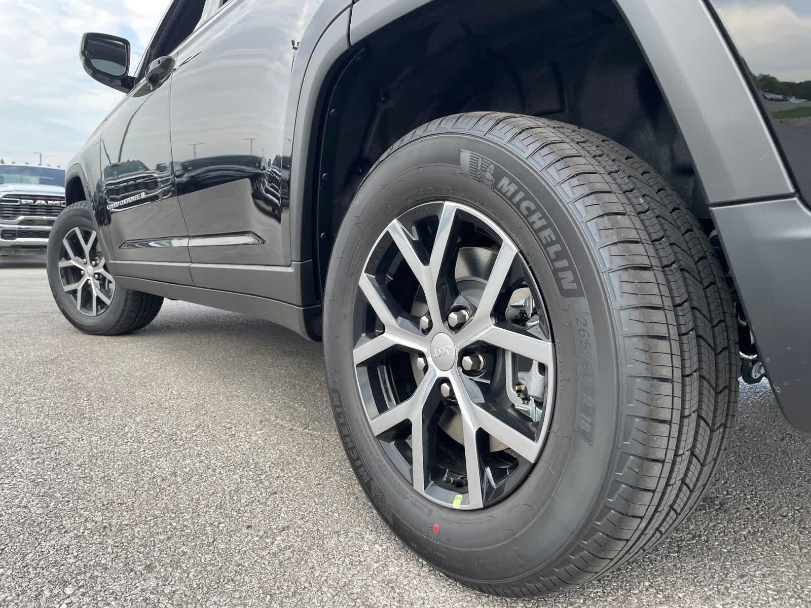 2025 Jeep Grand Cherokee Limited photo 6