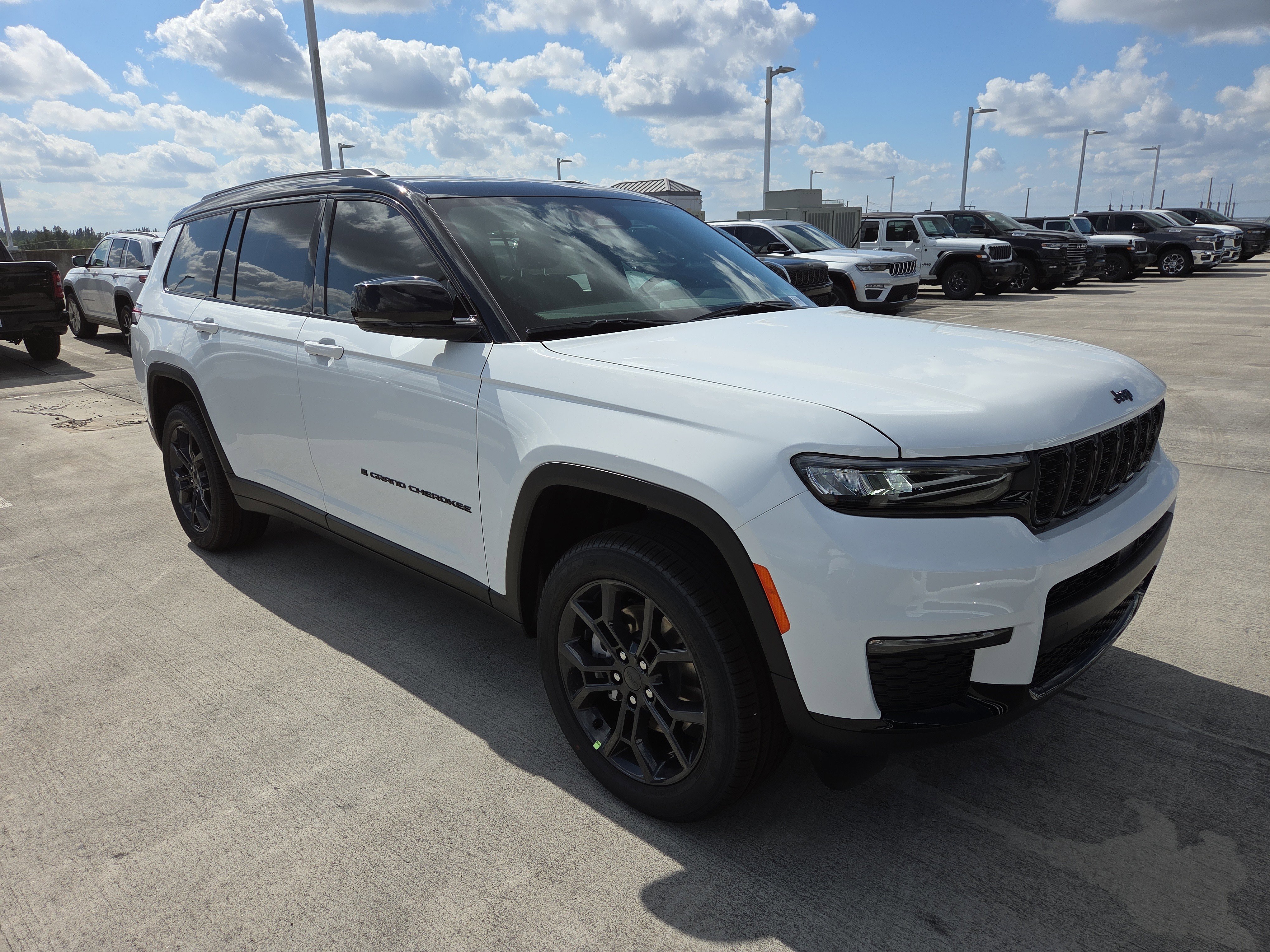 2025 Jeep Grand Cherokee L Limited's photo
