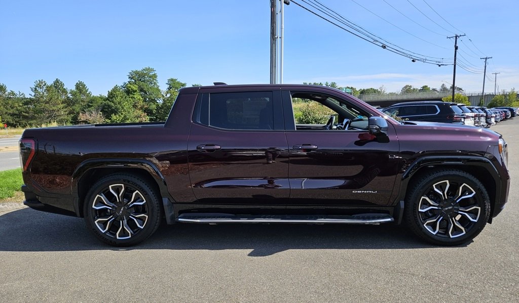 2025 Gmc Sierra EV Denali photo 6
