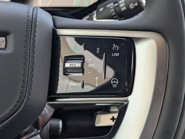 2025 Land Rover Range Rover SE photo 20