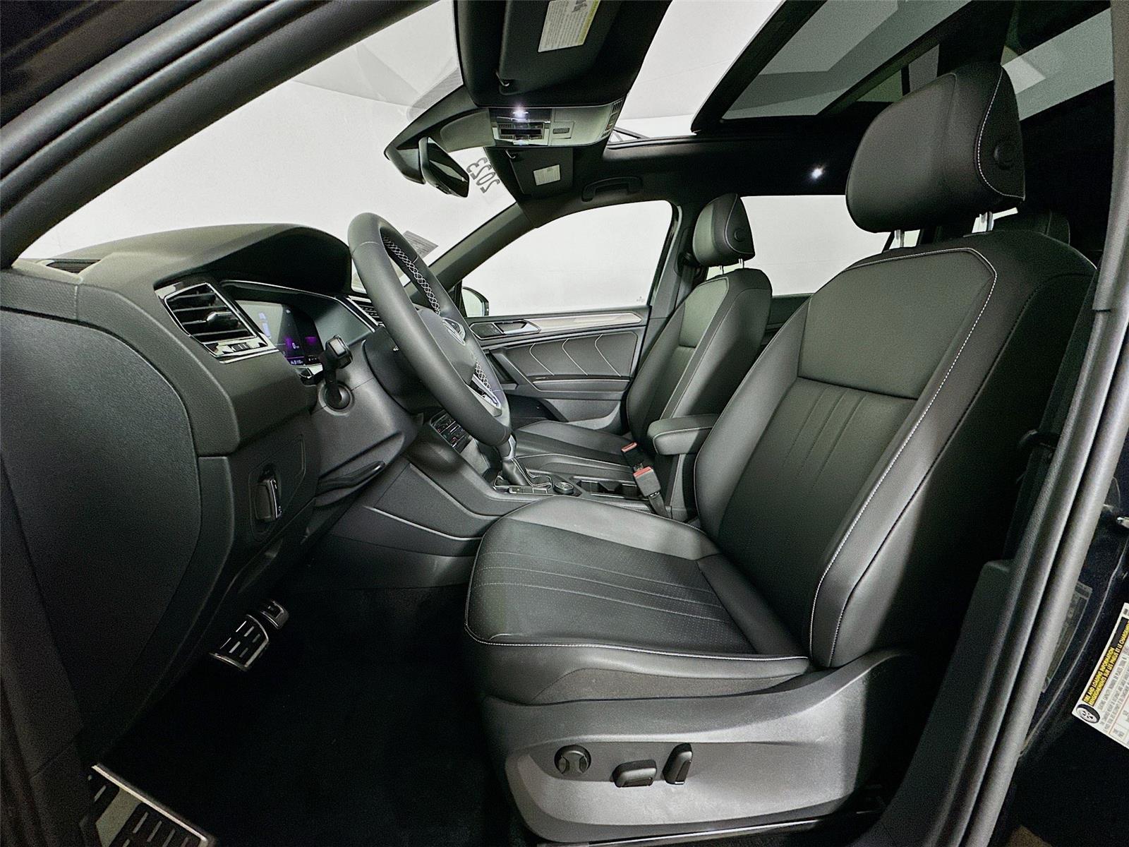 2023 Volkswagen Tiguan SE R-Line Black photo 20