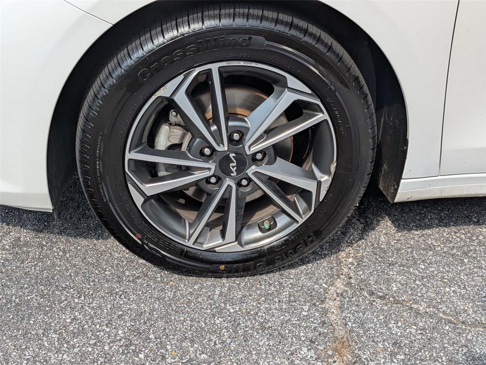 2023 Kia Forte LXS photo 9