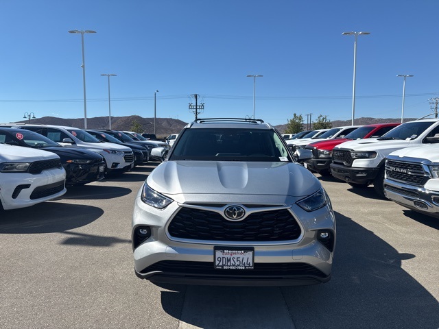 2023 Toyota Highlander XLE photo 2