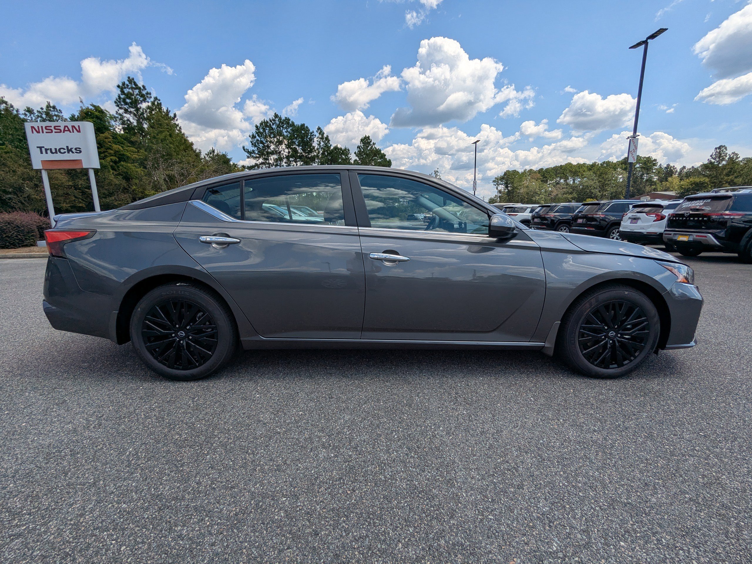 2025 Nissan Altima SV Special Edition photo 2