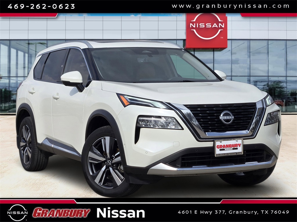 2023 Nissan Rogue Platinum's photo