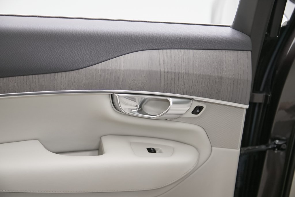 2023 VOLVO XC90 - Image 19
