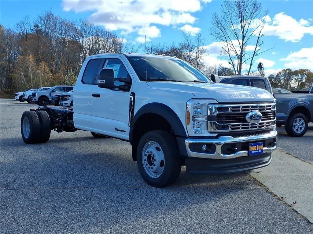 2026 Ford F-550 Super Duty Chassis Cab XL's photo