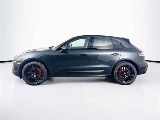 2026 Porsche Macan GTS photo 2