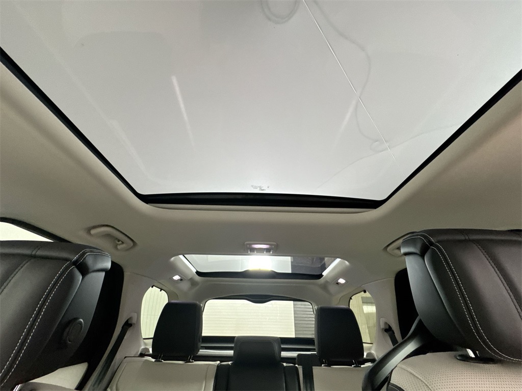 2025 Land Rover Discovery SE photo 19