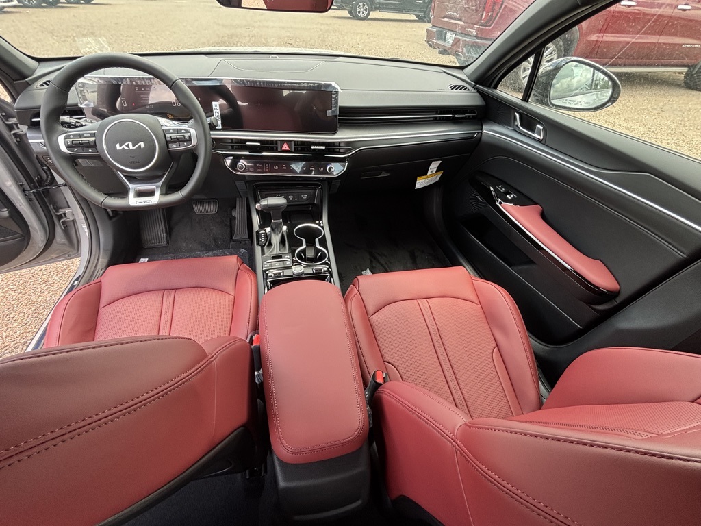 2026 Kia K5 GT-Line photo 11