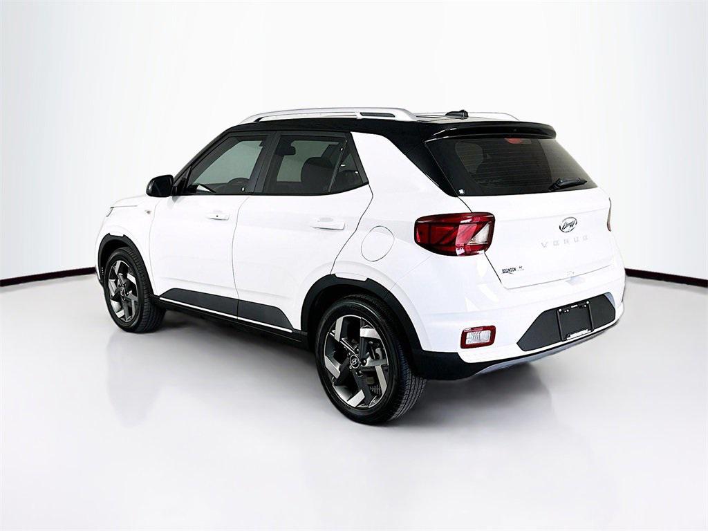 2025 Hyundai Venue Limited photo 4