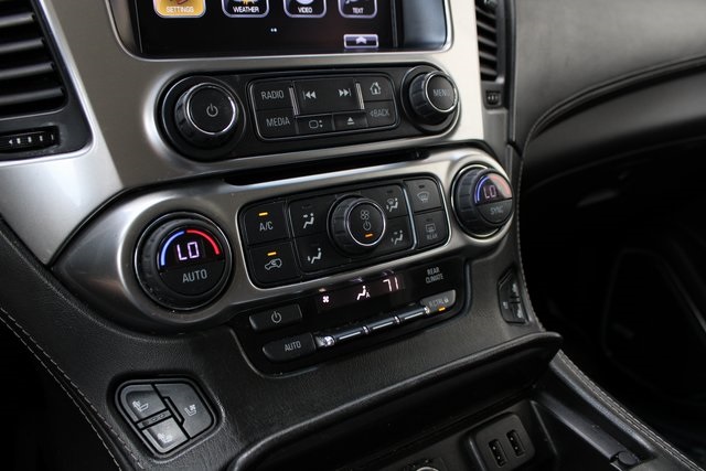 2017 Chevrolet Suburban Premier photo 6