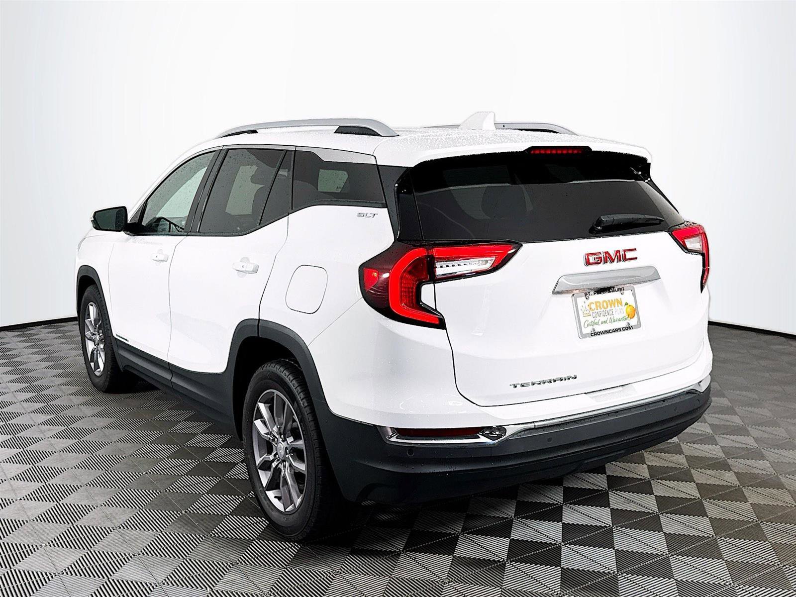 2022 Gmc Terrain SLT photo 2