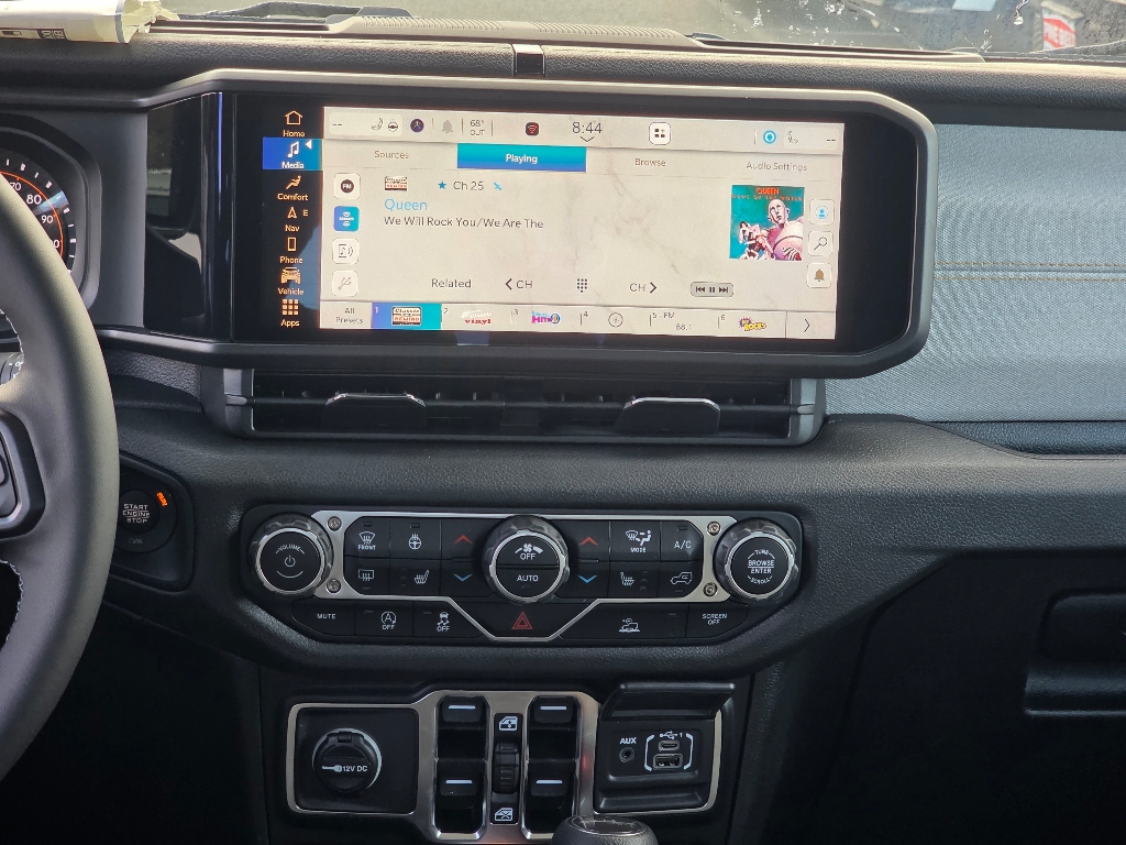 2025 Jeep Gladiator Sport S photo 3