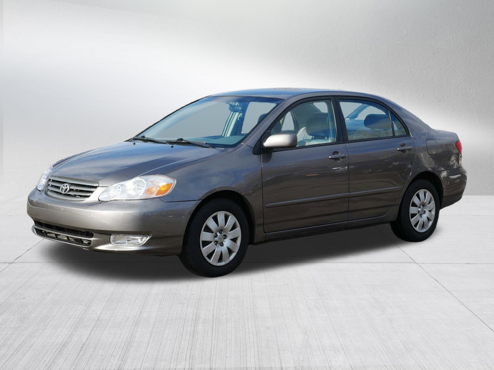 2003 Toyota Corolla CE photo 3