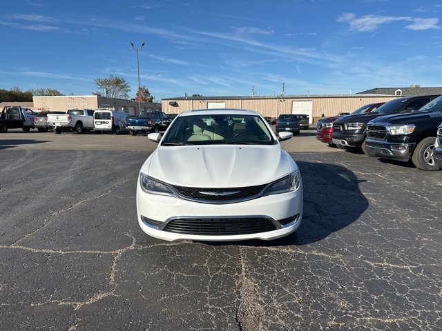 2017 Chrysler 200 Limited photo 3