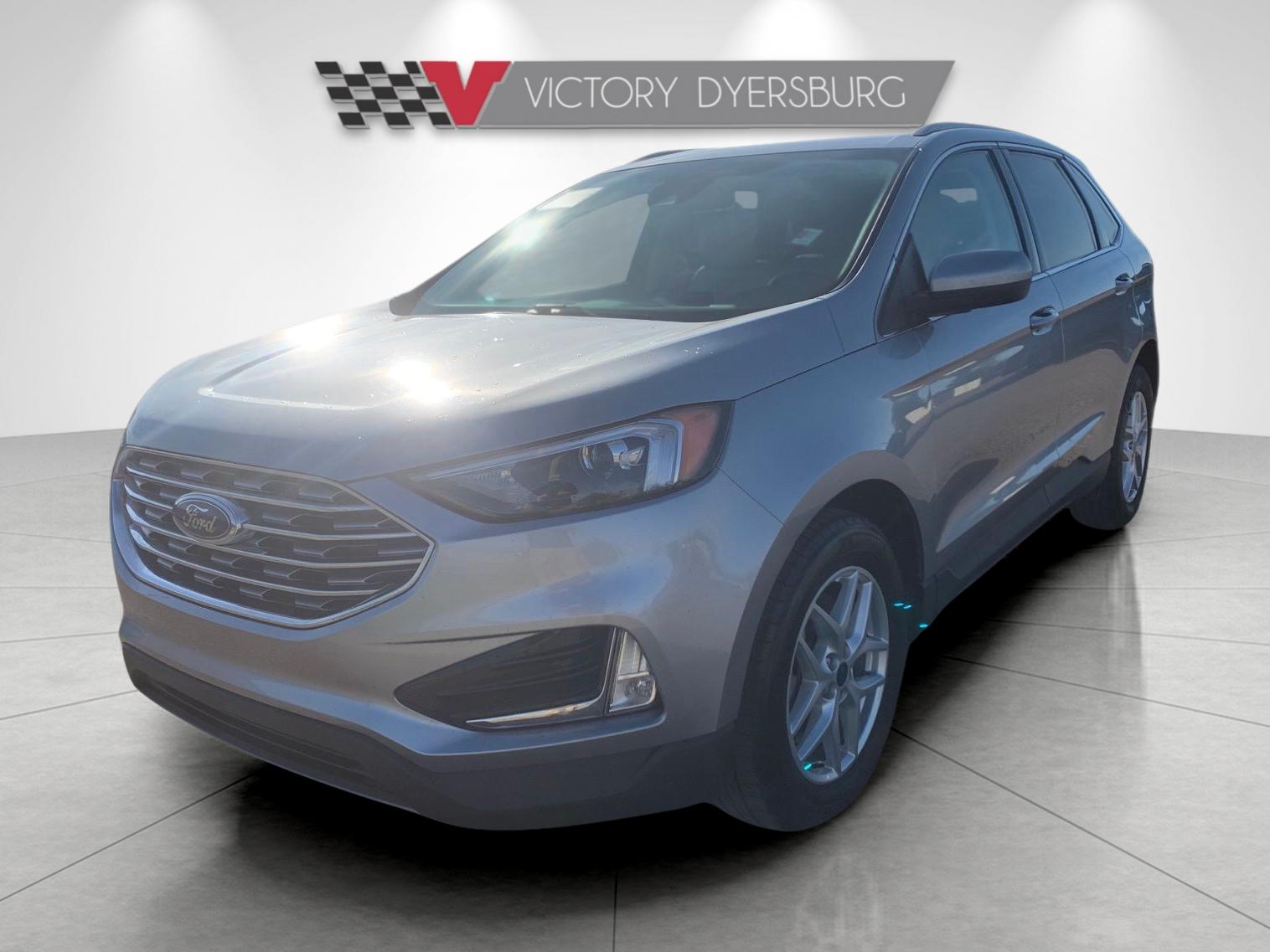 2022 Ford Edge SEL photo 2