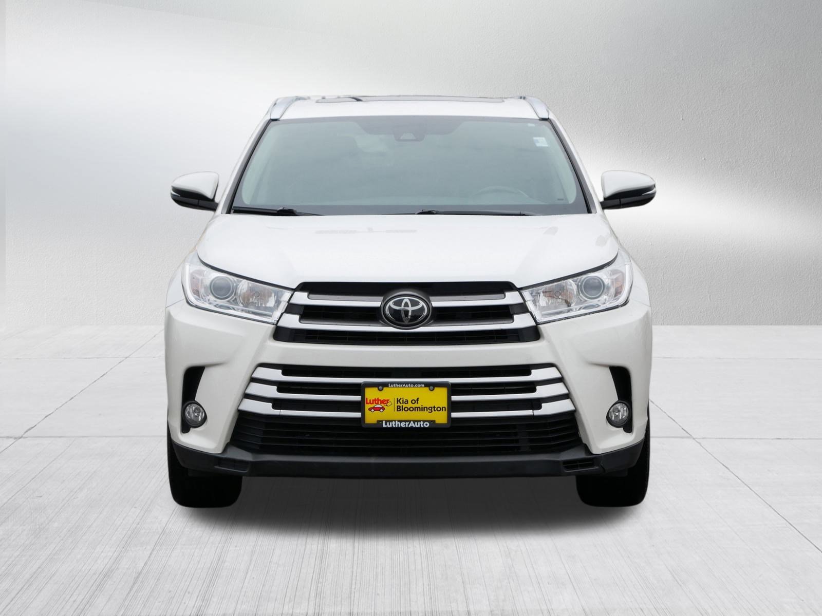 2017 Toyota Highlander XLE photo 2