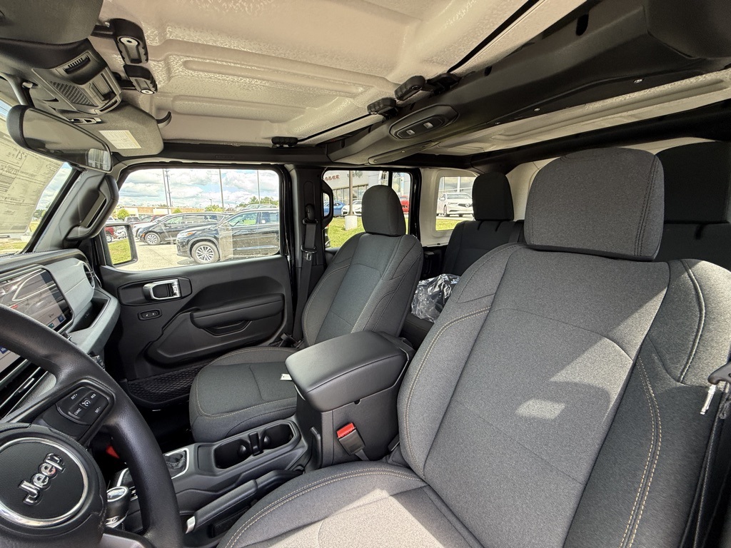 2025 Jeep Wrangler Sport photo 11