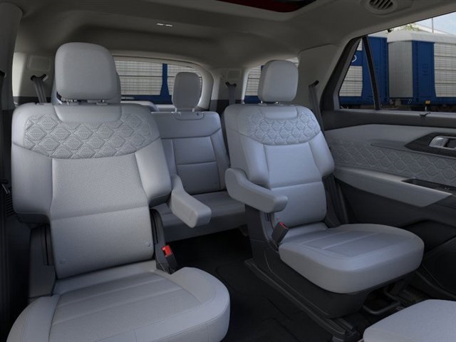 2025 Ford Explorer Platinum photo 9