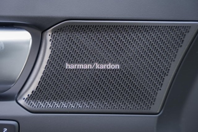 2026 Volvo XC40 AWD photo 30