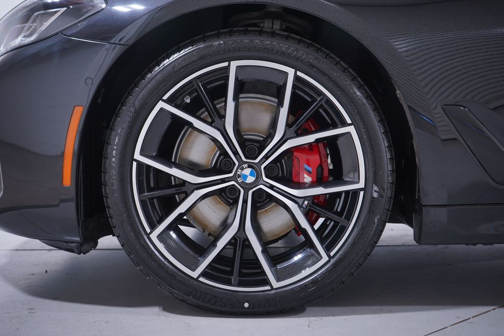 2023 Bmw 530i 5-Series photo 2