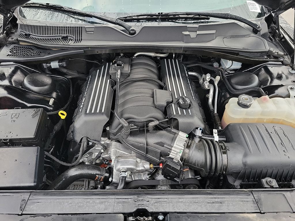2022 Dodge Challenger R/T Scat Pack Widebody photo 19