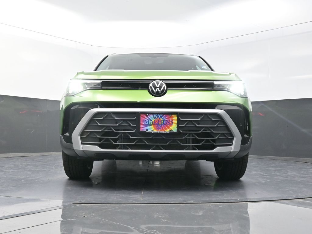 2025 Volkswagen Taos SE photo 19