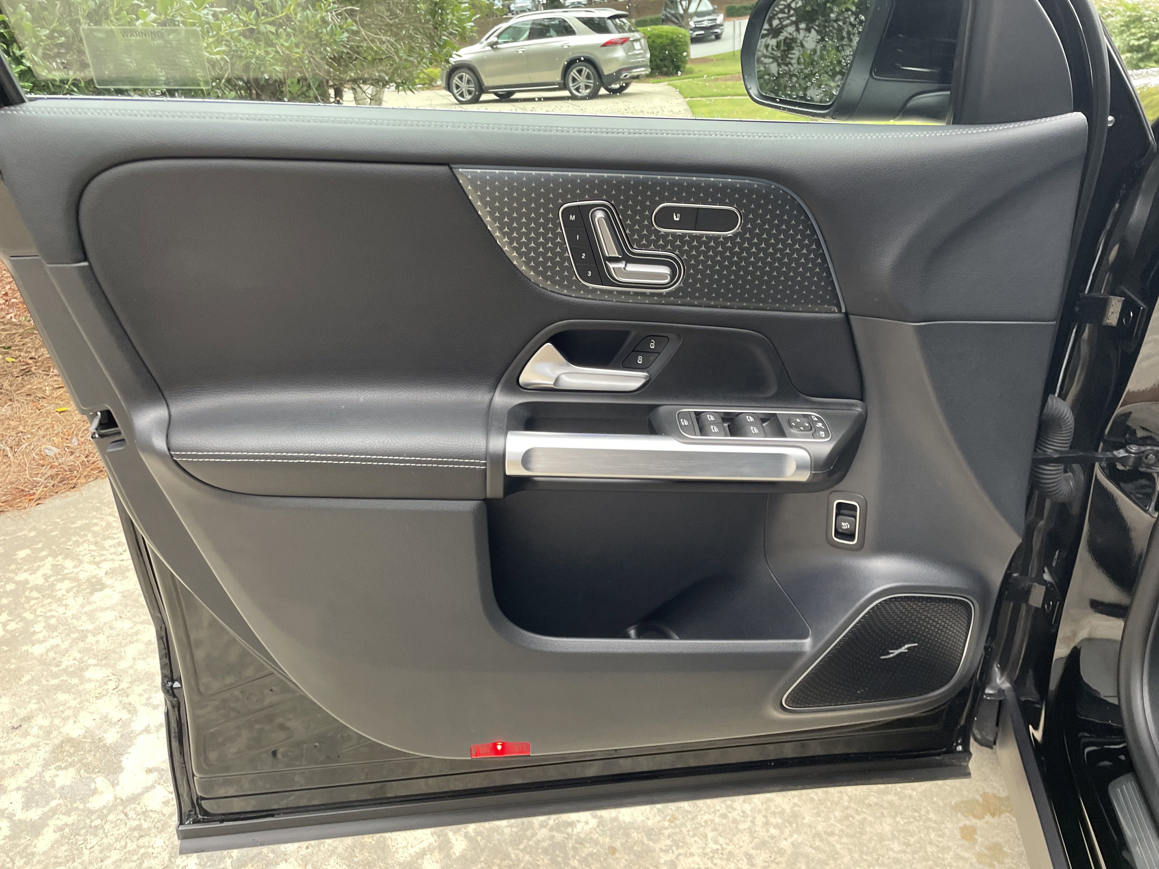 2024 Mercedes Benz GLB 250 4MATIC photo 4