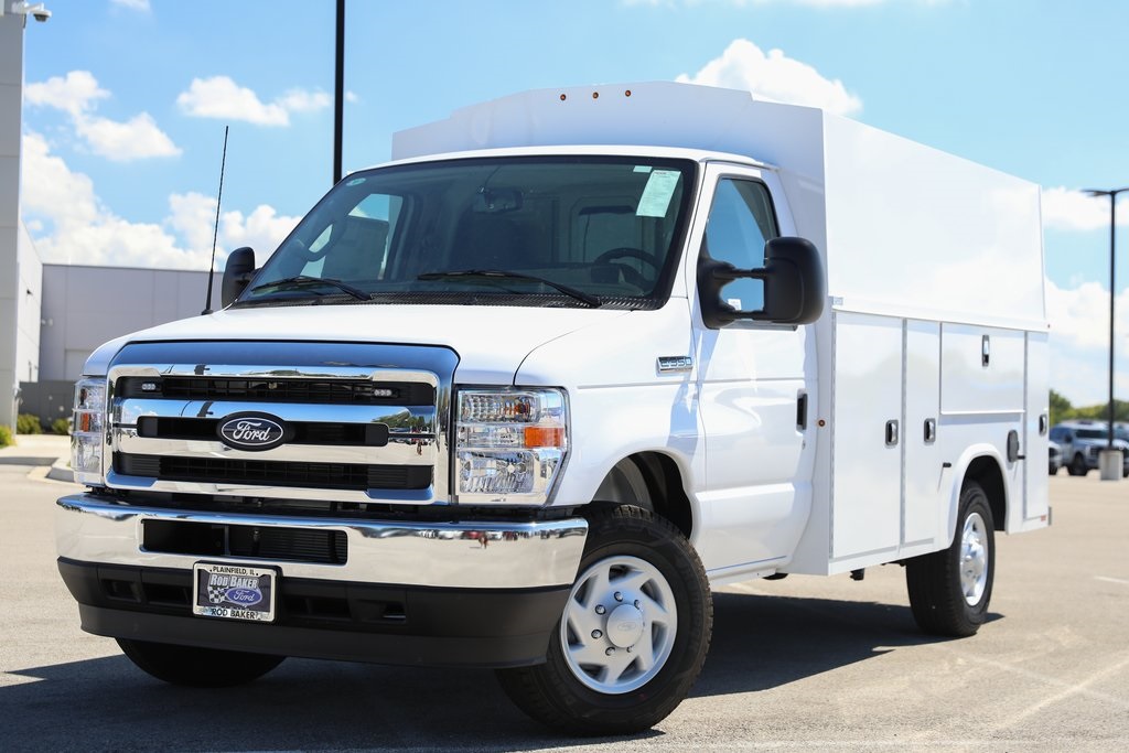 2026 Ford E-350 Base photo 6