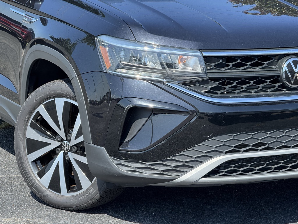 2023 Volkswagen Taos SE photo 5