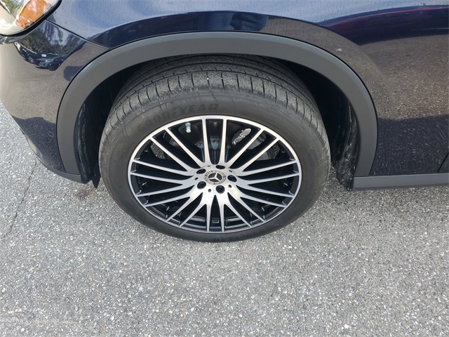 2024 Mercedes Benz GLC 300 4MATIC photo 2