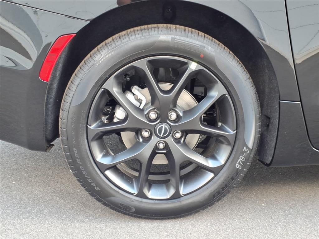 2026 Chrysler Pacifica Limited photo 22