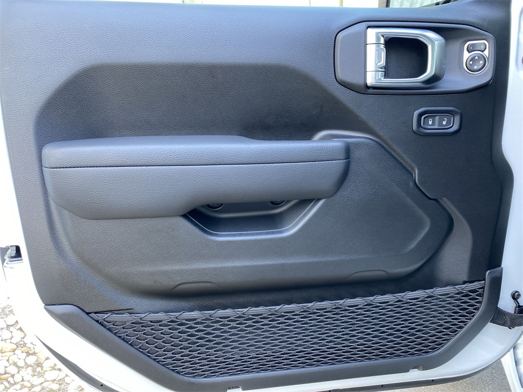 2025 Jeep Wrangler Sport S photo 14