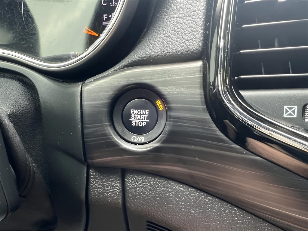 2020 Jeep Grand Cherokee Altitude photo 17