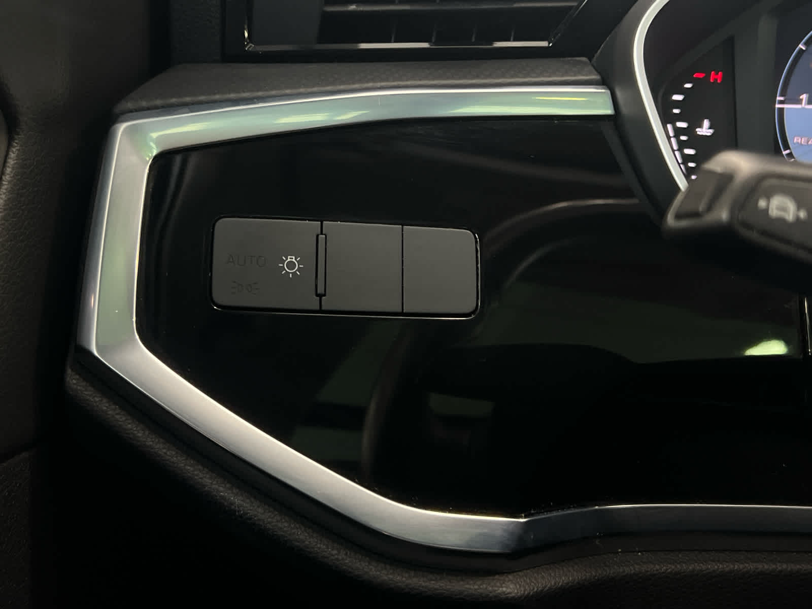 2022 Audi Q3 S line Premium photo 18