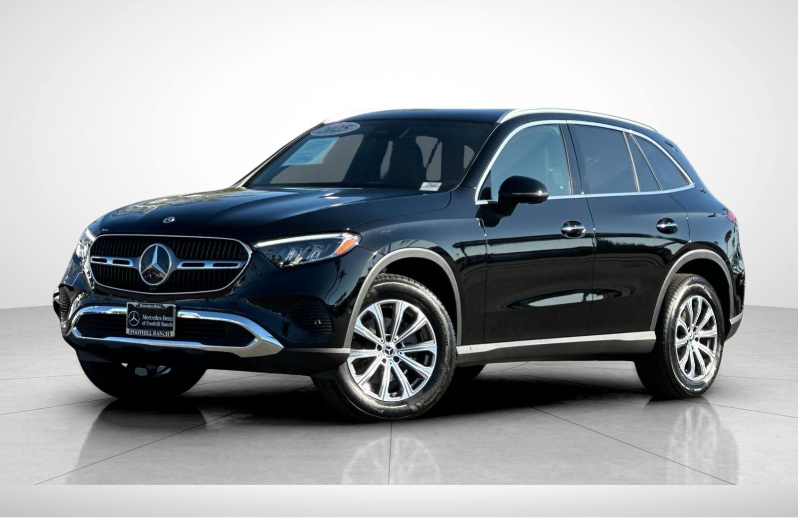 2025 Mercedes Benz GLC 300 photo 2