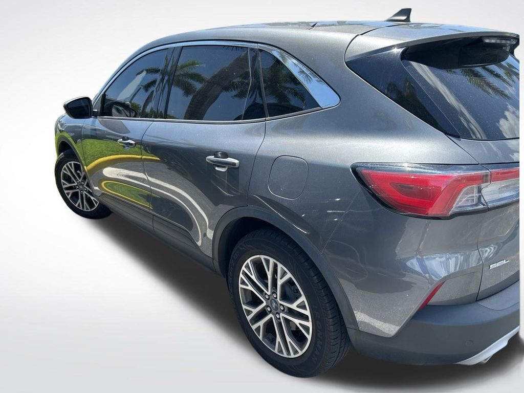 2022 Ford Escape SEL photo 3