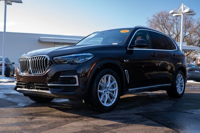 2022 BMW X5 45e's photo