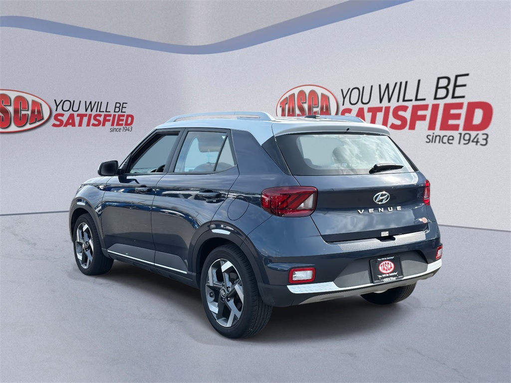 2024 Hyundai Venue Limited photo 4