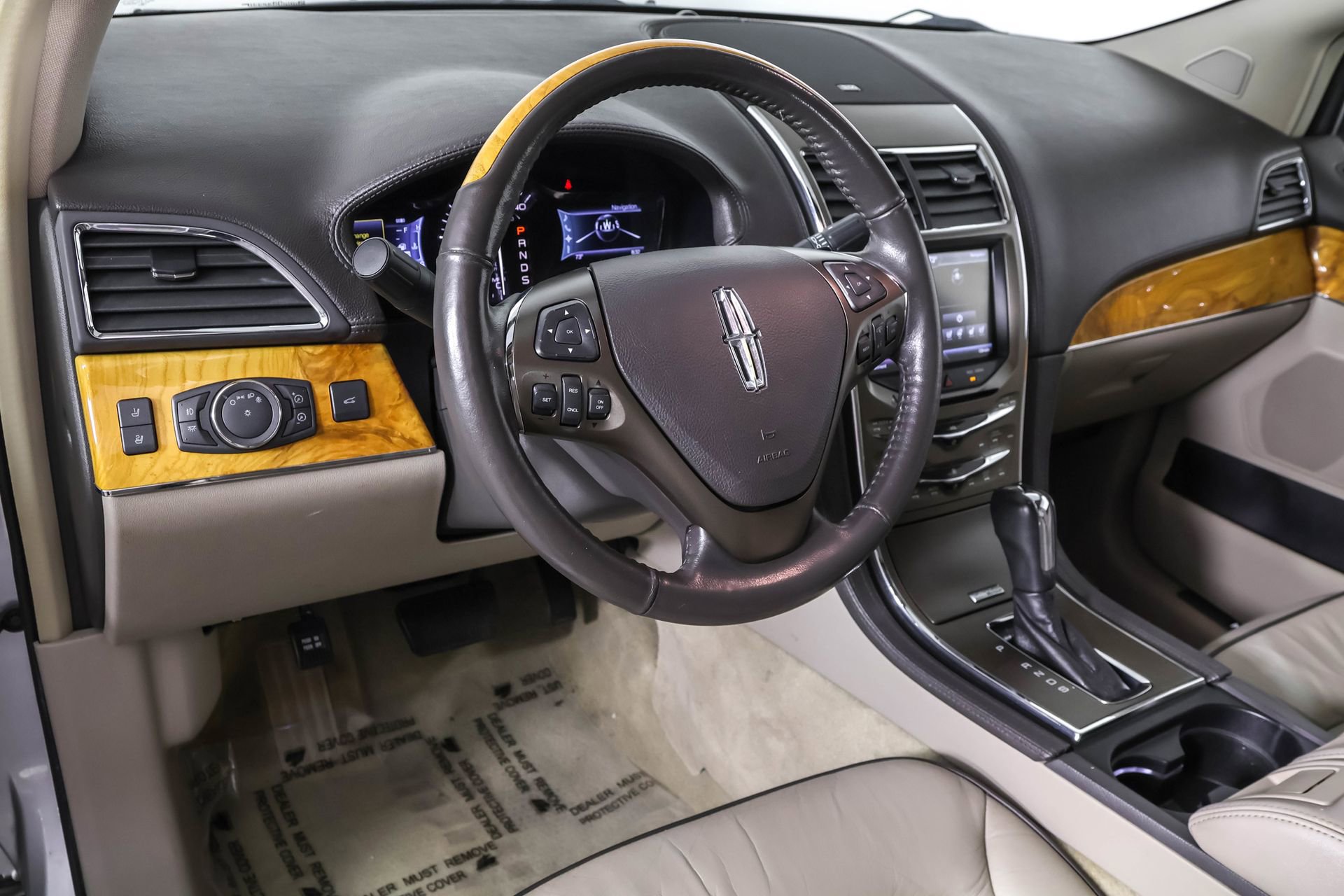 2013 Lincoln MKX photo 2