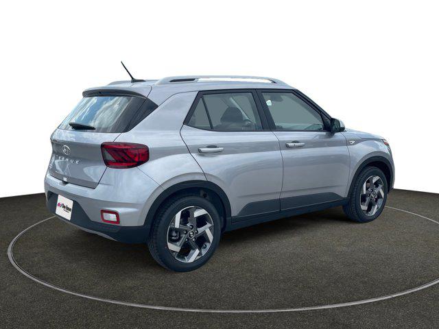 2025 Hyundai Venue SEL photo 5